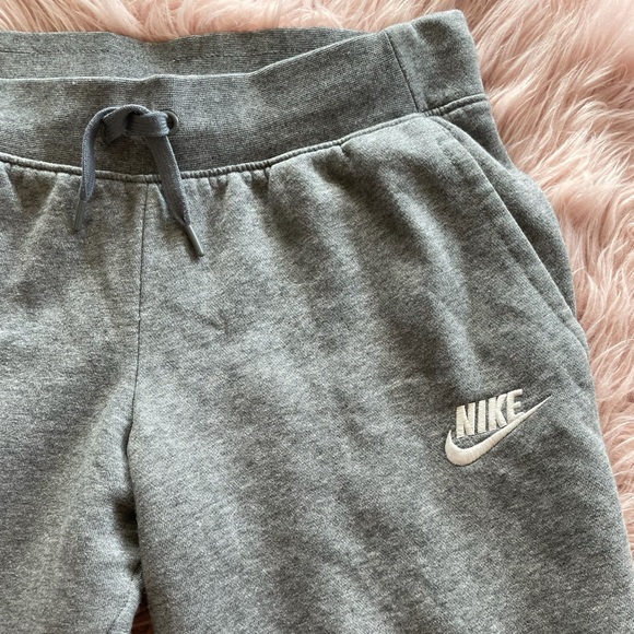grey nike joggers - Picture 1 of 4